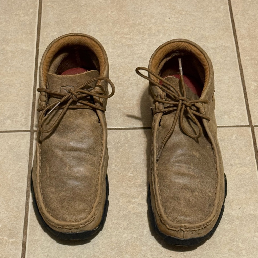 Twisted x Bomber Boys Leather Driving Mocs D Toe  Size 6 Width M